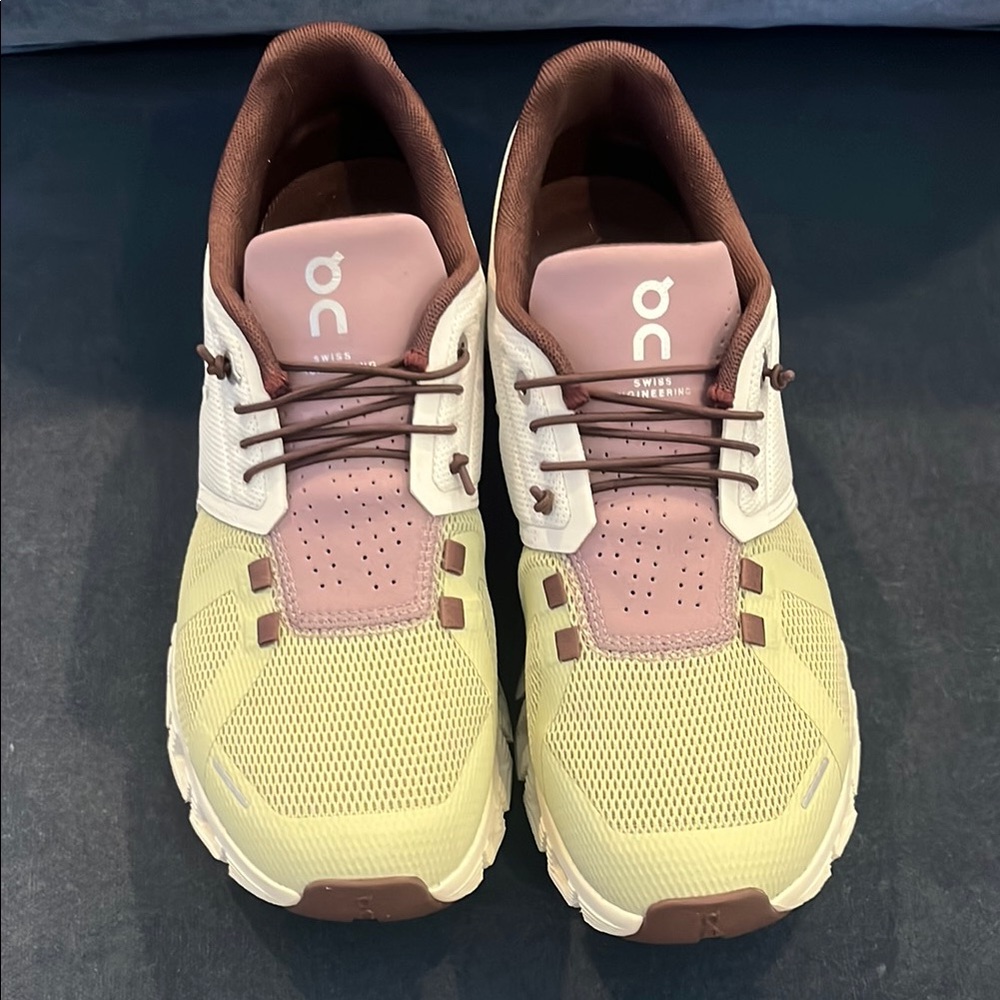 On Cloud 5 Running Shoes in Ice/Haze